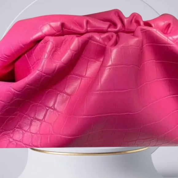 GOT MY ATTENTION CLOUD POUCH - Picture 5 of 6